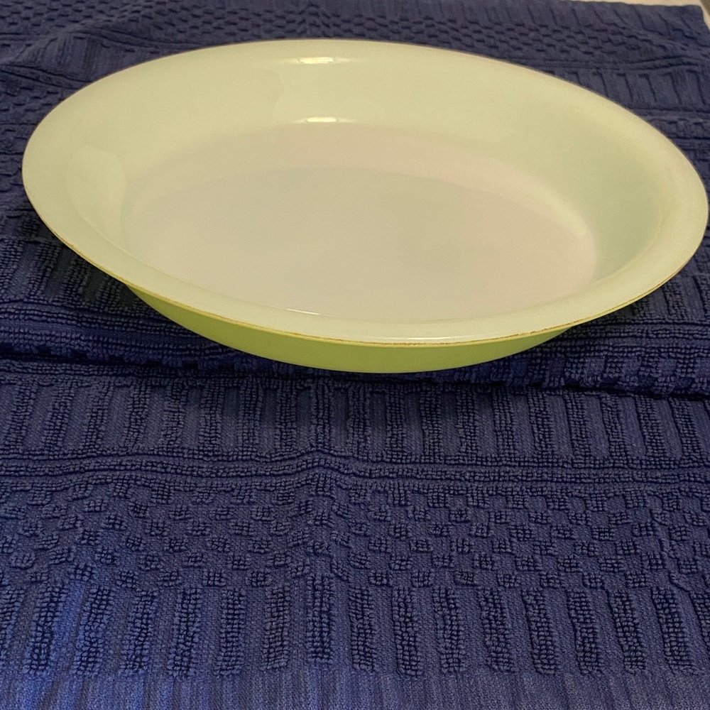 Pyrex pie plate, vintage, lime green, good used condition